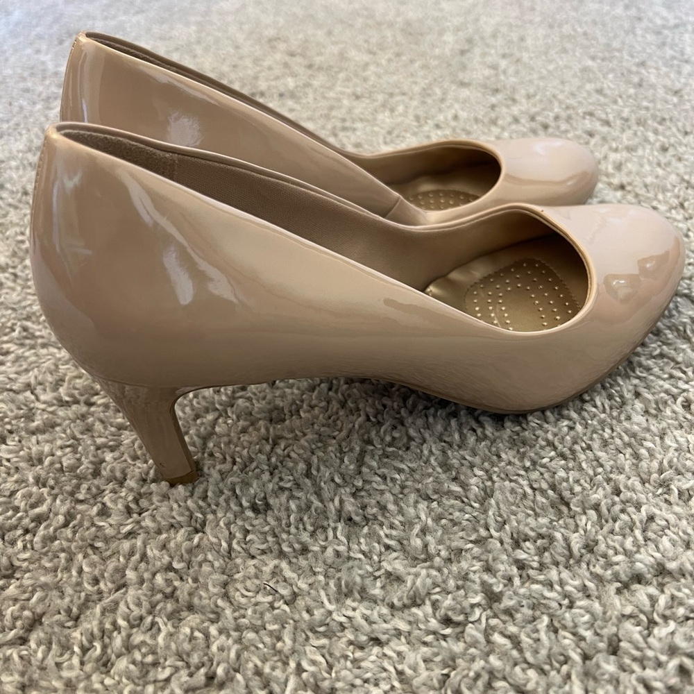 Nude Women’s Heels 9.5